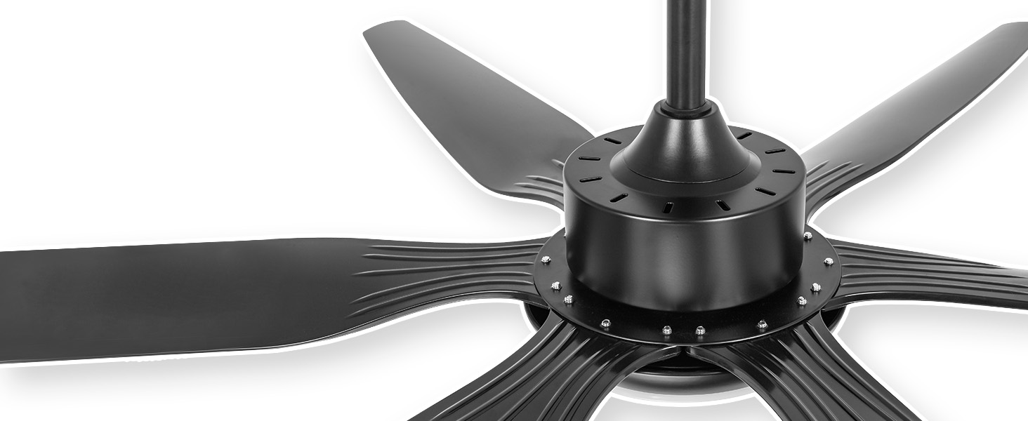 Détail d'un grand ventilateur de plafond noir